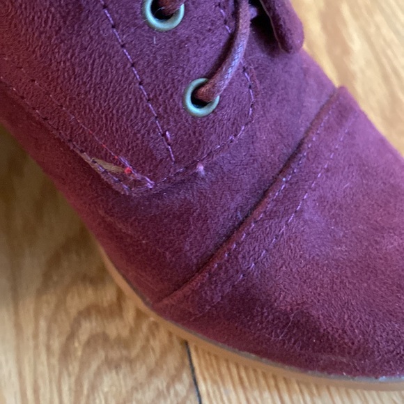 Ollio maroon faux suede booties - Picture 4 of 9